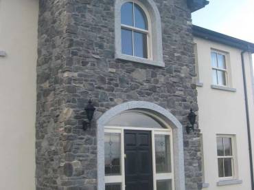 House frontage stone cladding in the Highland Stone Blue profile