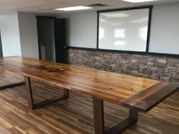 Dining room wall decorated with Ridge Stone Chestnut Hills cladding