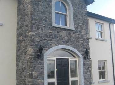 House frontage stone cladding in Highland Stone Blue